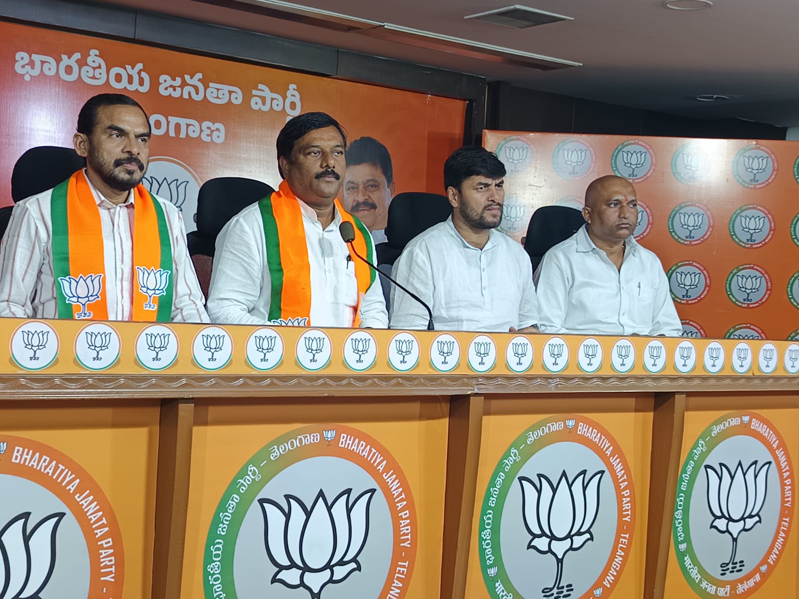 22 ఏ పేరుతో కాంగ్రెస్ భూ కుంభ‌కోణం-బీజేపీ నిర‌స‌న‌