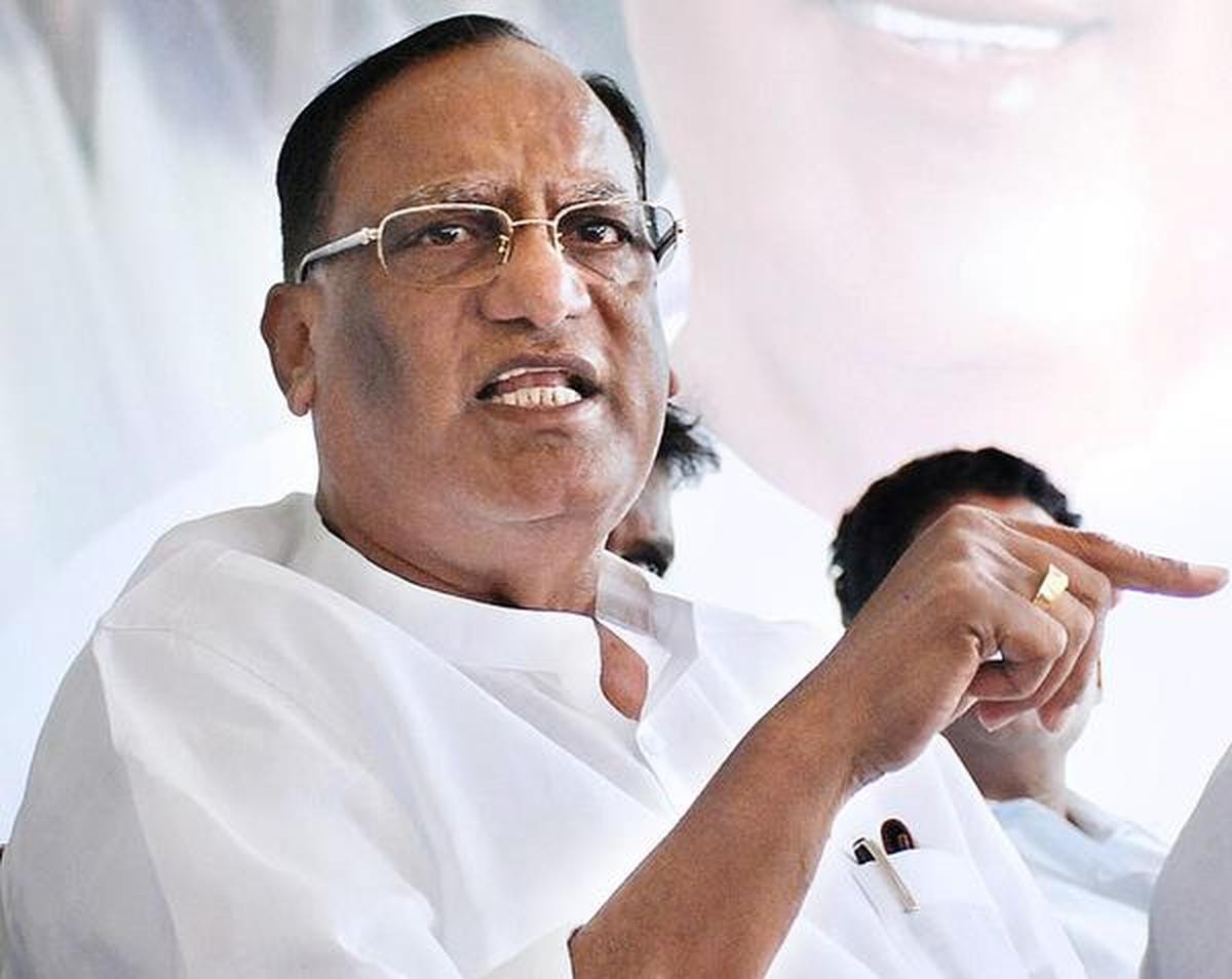 మార్పు రావాలి – మంత్రివర్గ పునర్వ్యవస్థీకరణ జరుగాలి మార్పు రావాలి – మంత్రివర్గ పునర్వ్యవస్థీకరణ జరుగాలి