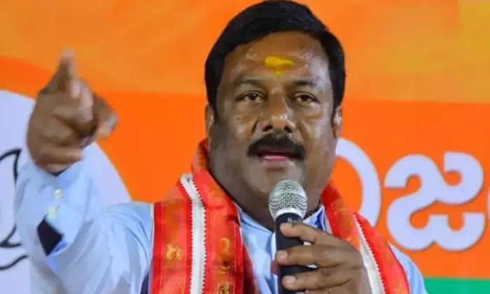భూభారతి-22ఏపై బీజేపీ మహాధర్నా.. బీజేపీ నేతల తీవ్ర విమర్శలు భూభారతి-22ఏపై బీజేపీ మహాధర్నా.. బీజేపీ నేతల తీవ్ర విమర్శలు