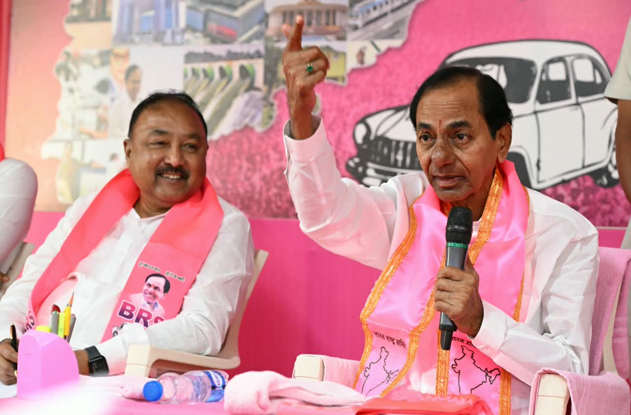 సాగునీటి కోసం త్వరలో పాదయాత్ర : కేసీఆర్ సాగునీటి కోసం త్వరలో పాదయాత్ర : కేసీఆర్