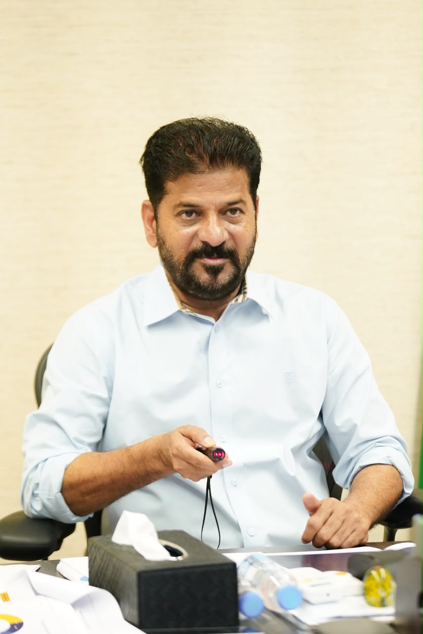 విద్యార్థుల యూనిఫాంలకు కొత్త లుక్ -మరింత ఆక‌ర్ష‌ణీయం