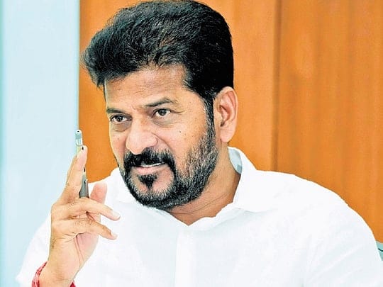 గతంలో ఈటల ….ఇప్పుడు కేసీఆర్ భూములు గతంలో ఈటల ….ఇప్పుడు కేసీఆర్ భూములు