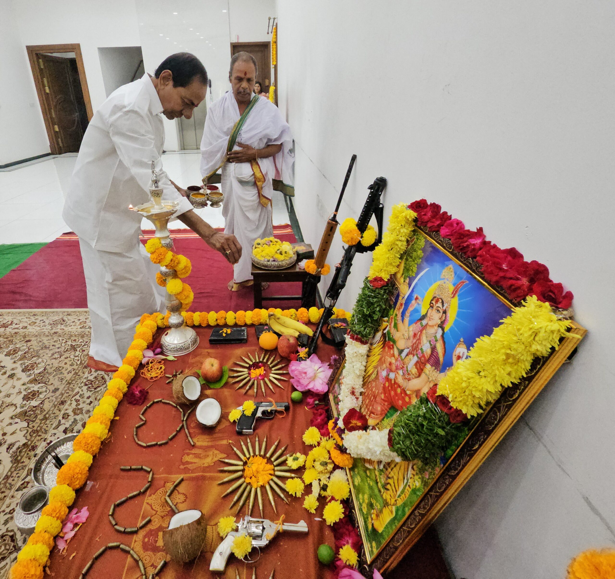 KCR నివాసంలో ఘనంగా దసరా